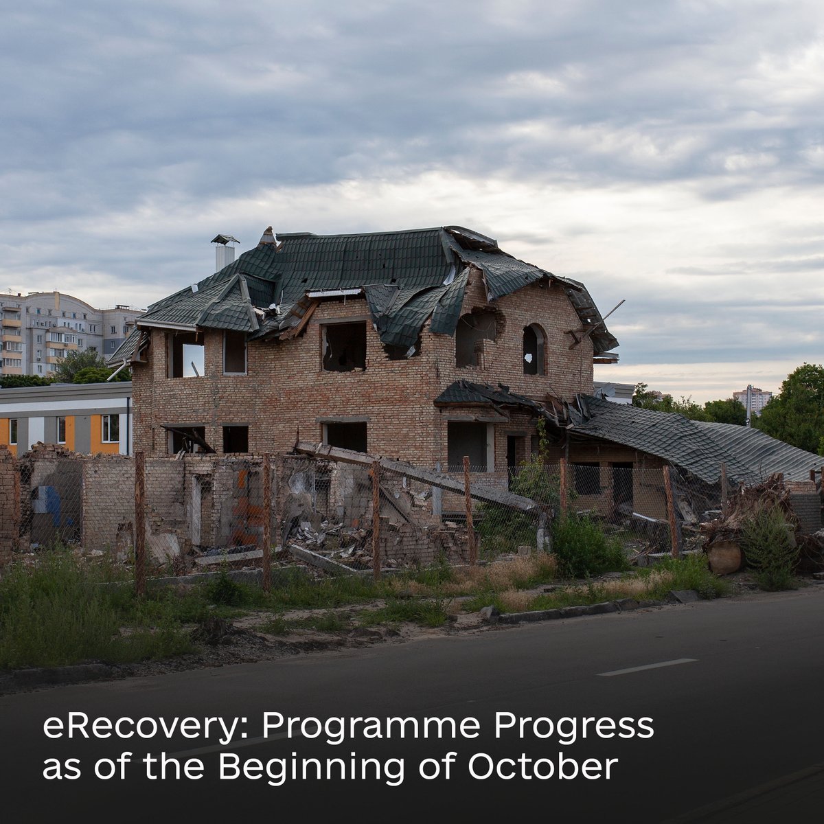 DIGITUkraine's tweet image. 🏠As of early October, via #eRecovery programme:
➡️over 114,000 Ukrainians have received compensation for damaged housing (UAH 11.1B)
➡️over 25,000 got housing certificates (UAH 36.4B)
➡️over 16,000 have bought new homes, including over 7,700 IDPs
🔗bit.ly/3J8E9pG