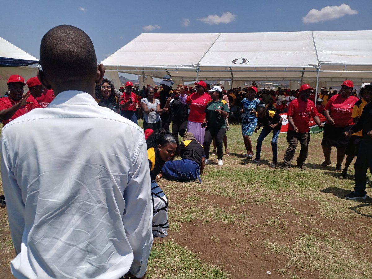 An ecstatic moment during the Teacher's Day Celebrations in Phelandaba, Gwanda.
Proud ZIMTA members  dancing to the tune .
Honouring the spirit of learning and growth.  

#TeachersDay2025 #Zimta #Education #TeachInspire #solidarity