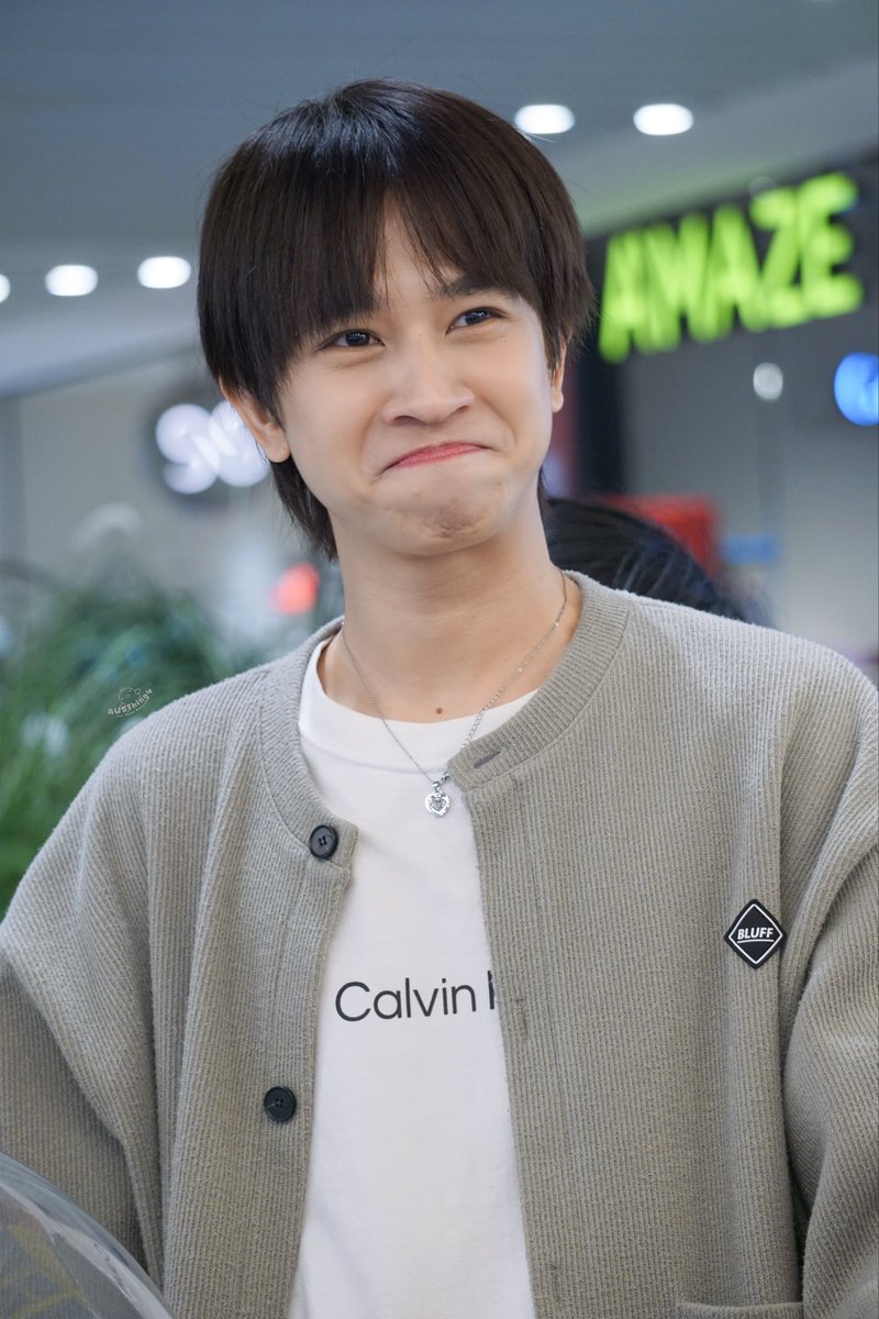 AWSThing4's tweet photo. เฮ้อมมมม น้องฟลุ้คน่ารักมากก 🤏🏻
#เจ้าแก้มก้อน #Fluke_natouch
#Fluke_cooking
#ลิ้นติดโปรแฟร์ #อิ่มหนำสำราญ https://t.co/uHNbdrFQZn