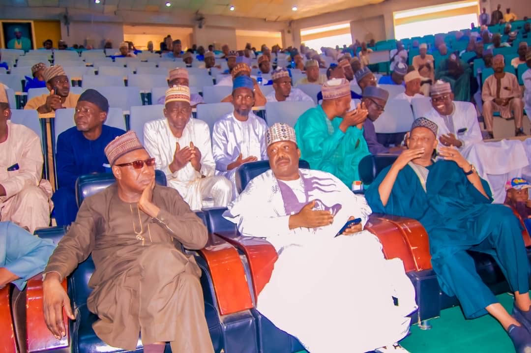 KATSINA HONOURS PROFESSOR HUSSAINI JIBRIN

Honoured to attend the grand reception in Katsina celebrating Prof Hussaini Jibrin, HOD History &amp; War Studies, NDA, on his elevation to Full Professor. <a href="/DejiAdesogan/">UNCLE DEJI™️</a> <a href="/segalink/">SEGA L'éveilleur®</a>
