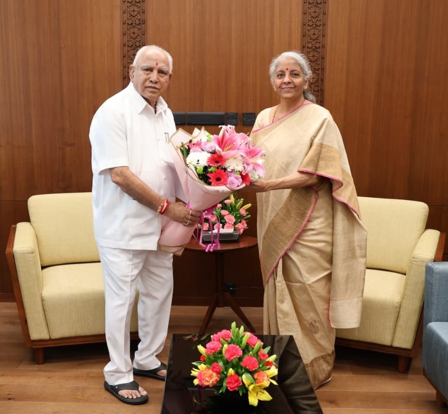 nsitharamanoffc's tweet image. Shri B.S. Yediyurappa (@BSYBJP), former Chief Minister of Karnataka, calls on Smt @nsitharaman.