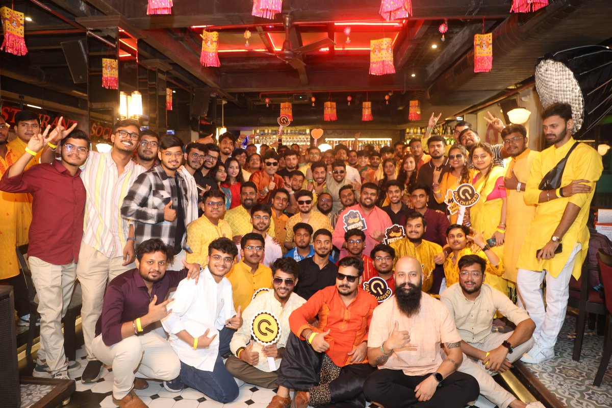 nipunmarya's tweet image. The city of joy lit up with festive cheer and pure #quester energy! #QuestersMeetKolkata #iQOOConnect