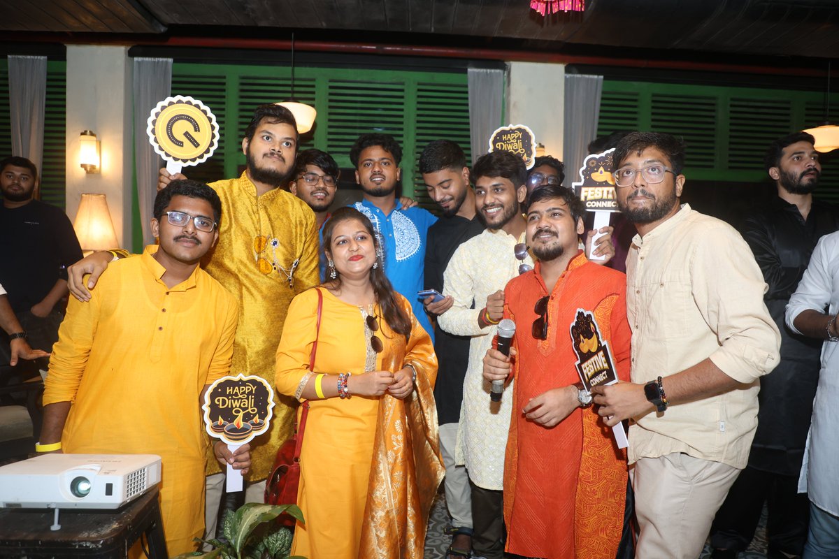 nipunmarya's tweet image. The city of joy lit up with festive cheer and pure #quester energy! #QuestersMeetKolkata #iQOOConnect