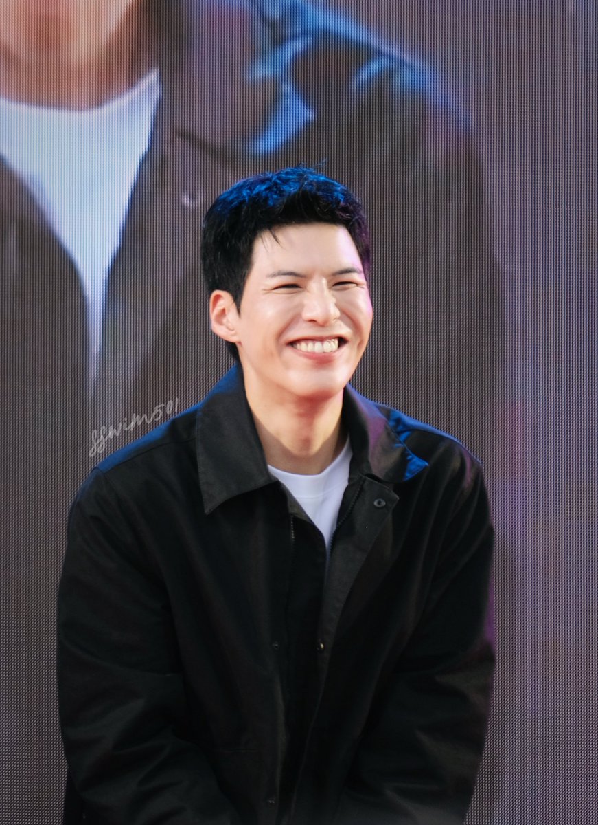 ขอลงรูปเดี่ยวอ้วม 🩵 บ้างค้าบ 
#จินนี่ใจฟูเจอร์นี่
#คัลแลนพี่จอง
#คัลแลน