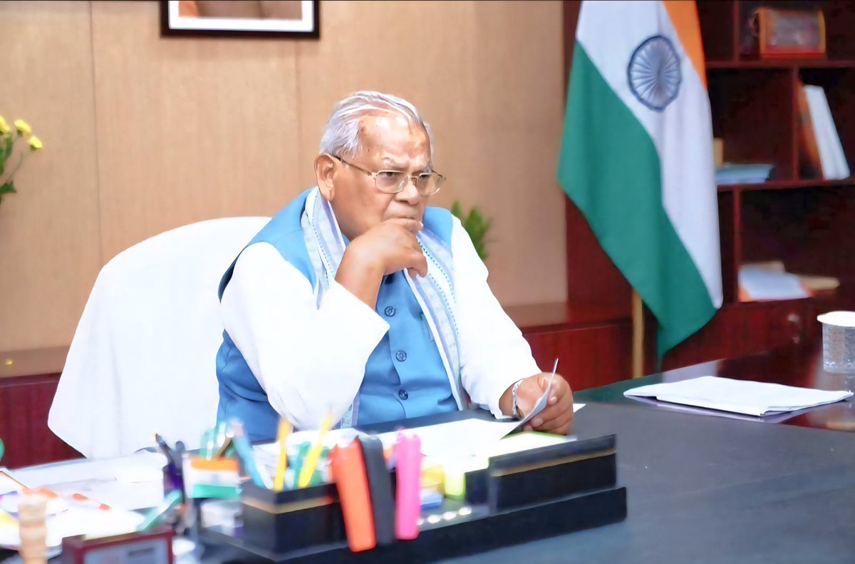 ✅ Bihar Election ✅ 
      सोच रहे थे 5 और सीट मिल जाता तो 
पूरा परिवार सेट ही हो जाता।
💟 हमेशा अपने परिवार को सेट करने में लगे रहते हैं।
💟  ये वही नेता हैं,जो सता में होते हुए भी
TRE 4 को लेकर सरकार से एक बार भी बात करना जरूरी नहीं समझा।
#बिहार_चुनाव2025