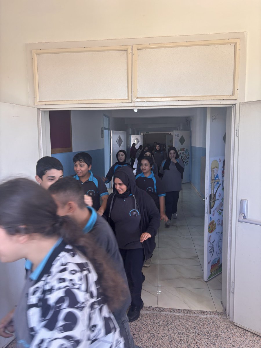 NizipCmtal's tweet photo. “Afetler ve Dayanıklılık Ayı” kapsamında okulumuzda tahliye tatbikatı düzenlenmiştir. 
@cengizgundes46 @NizipilceMEM https://t.co/62PGtckNhX