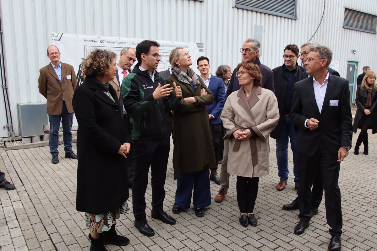 HorizonUPTOME's tweet photo. 🚀 One step forward to expand the circular bioeconomy across Europe!
Jessika Roswall, EU Commissioner for Environment, Resilient Water Supply, and Competitive Circular Economy, visited the UP-TO-ME technology at Mannheim wastewater treatment plant on Monday 6 October 2025. https://t.co/16LxcRYDVm