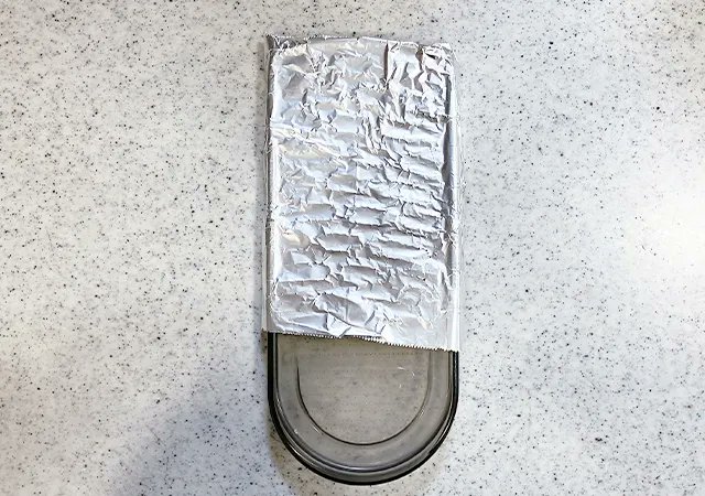 grapeejp's tweet image. 洗い物の時間が短縮されます✨

おろし器掃除の『モヤモヤ』を解消！　アルミホイルを使った裏ワザが神だった 
grapee.jp/2088629 @grapeejpより