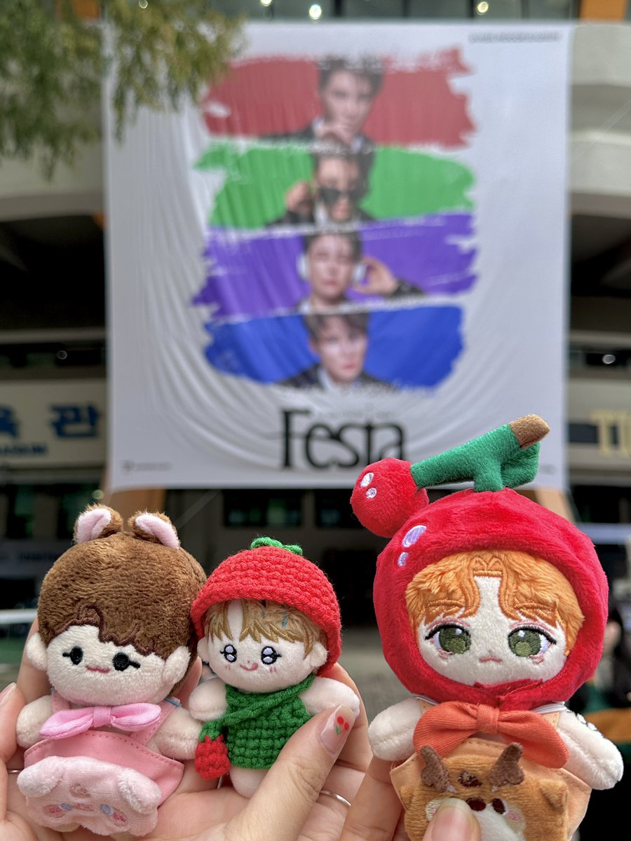 ❤️🍒💚🍒💜🍒💙

(+<a href="/KangLuuuuucy/">(뜸트)강루시🌴</a> )