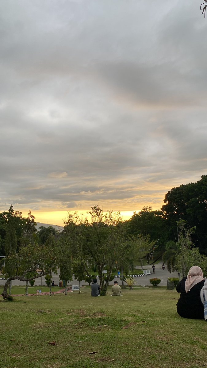 acastuds tweet media