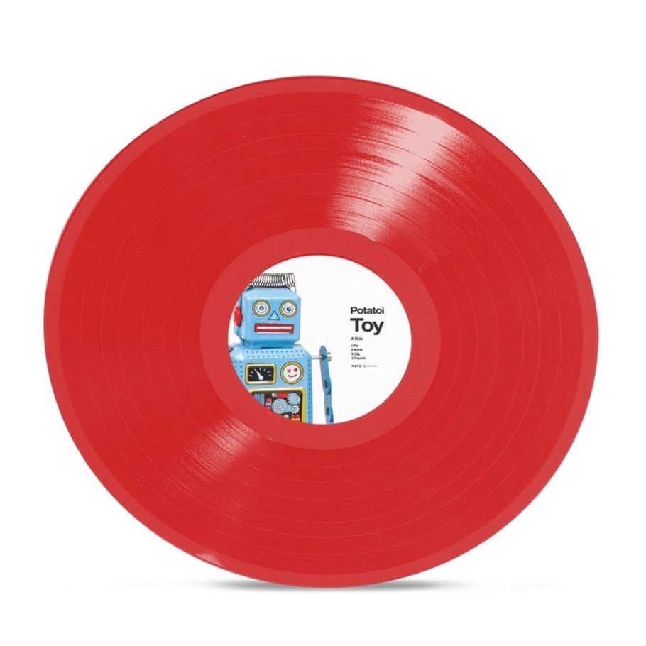 ifntlove's tweet photo. <singapore preorder> POTATOI (Wave To Earth - John Cha solo) - TOY vinyl album in red ❤️🤖
deadline: 19 Oct (Sun) 8pm
price: 1st payment $46
2nd payment will be required
only sg 🙏
#POTATOI @PotatoiJohn #johncha #wavetoearth https://t.co/MDGMxjyRzE