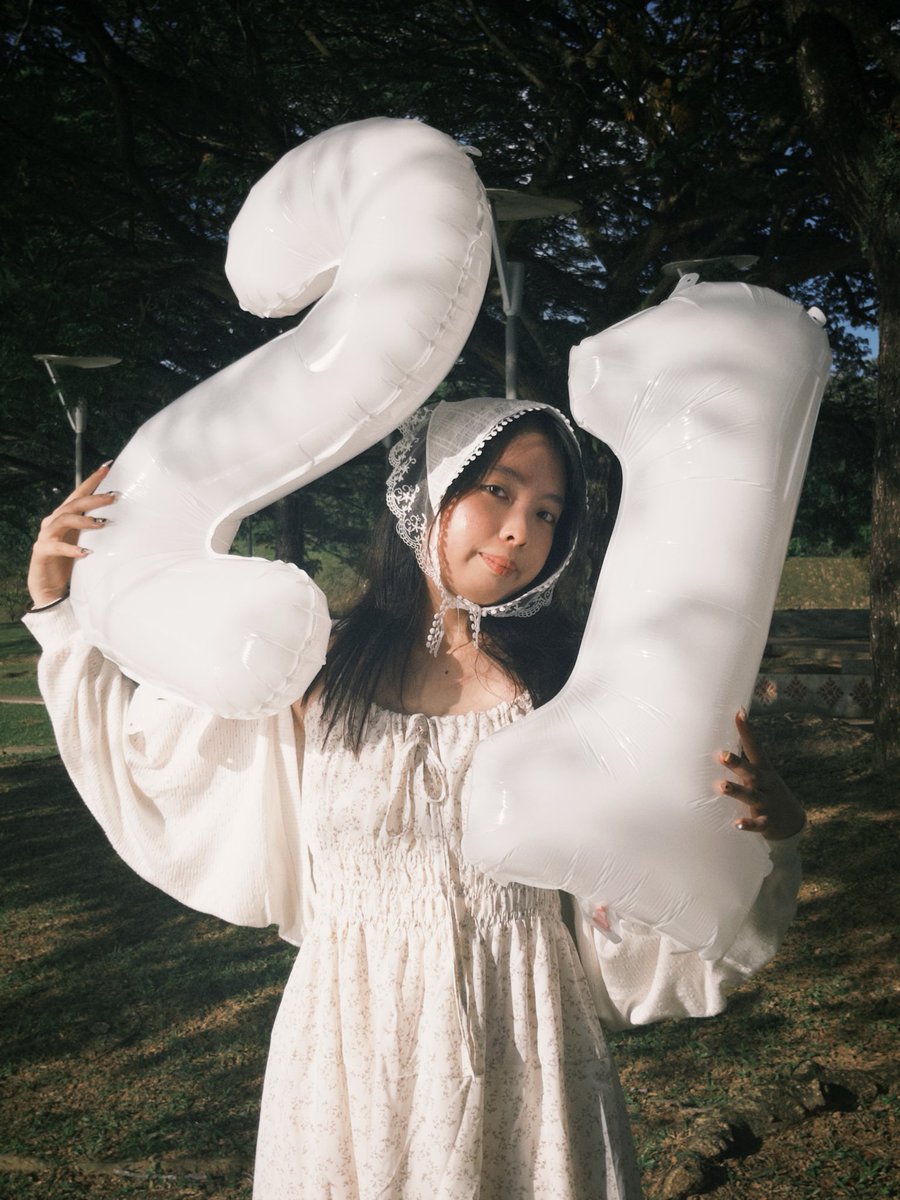 tyuyoistiny's tweet photo. 21 w a bday picnic https://t.co/l8RobnOfVH