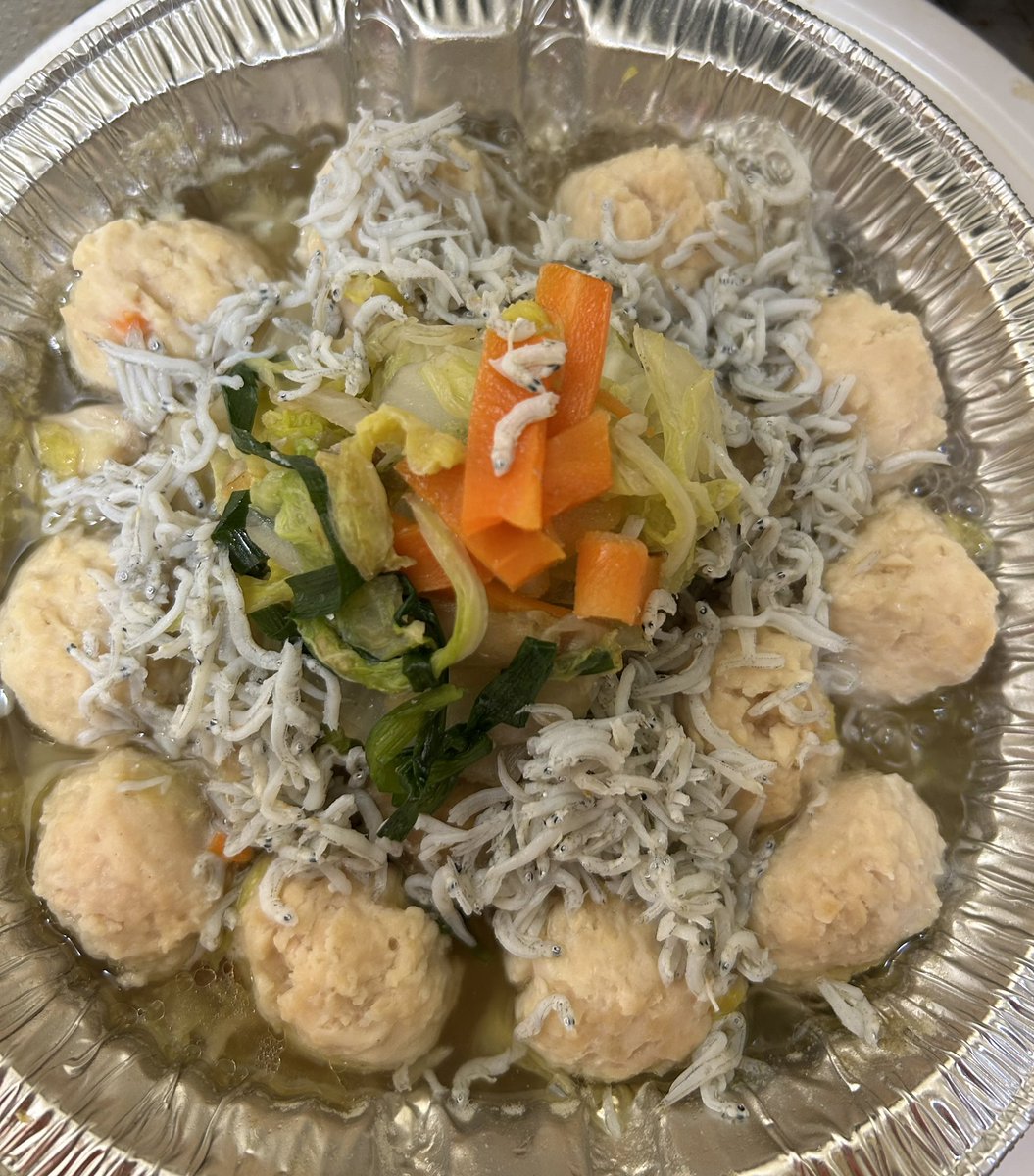 usa_condon_1970's tweet image. 仕上げに湘南生しらす🐟散らしてさぁ実食✨♪(๑ᴖ◡ᴖ๑)♪✨

#鶏塩ちゃんこ🍲🌬️
#阿波尾鶏🐔