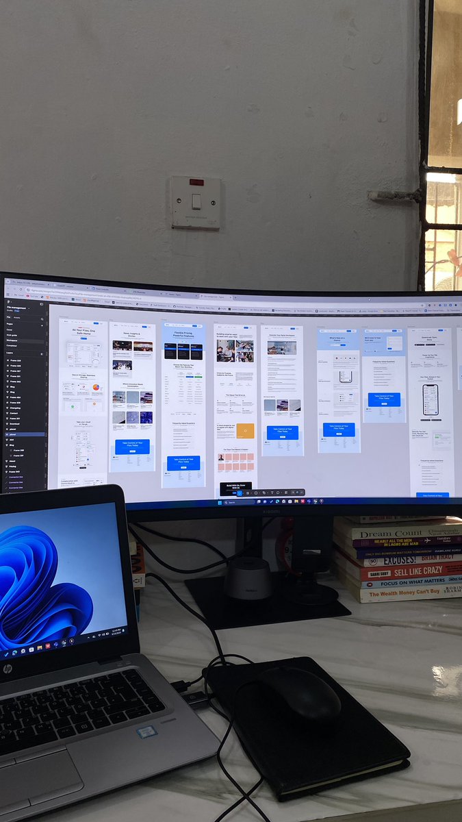 calledHannah's tweet image. A designer and her designs for the week
Website design >>>>