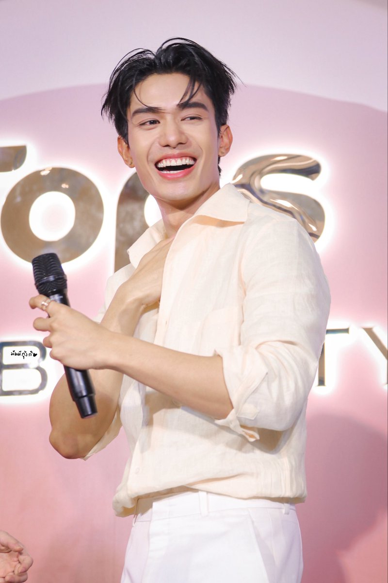 Korkungi55's tweet photo. Happy มากไหมครับโบร๋ 🥹
@netsiraphop ~ #netsiraphop
🖤"-" "-" "-" "-" "-" "-" "-" "-🖤
#KKSnapForNet
#JergensxNetJJ
#TOPSofBeauty2025xNetJJ https://t.co/bagOOZRZPF