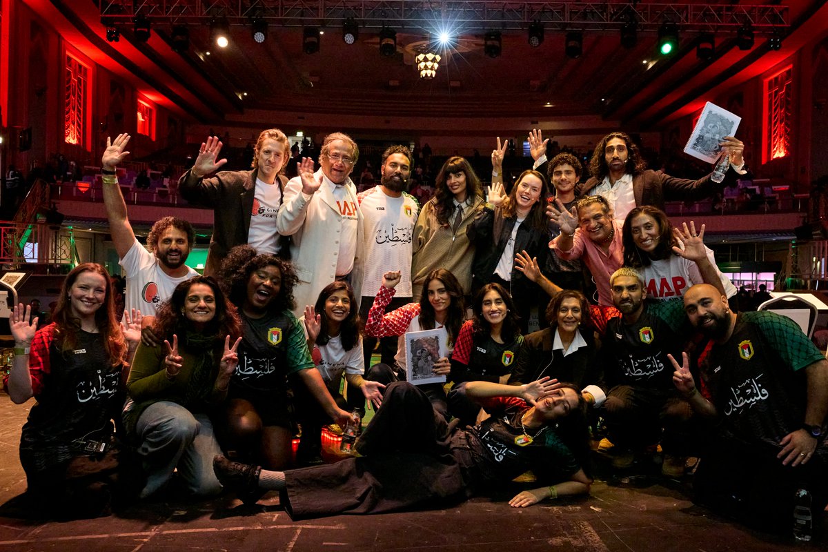 Cinema4Gaza's tweet photo. What a night! A raucous performance of Pride &amp; Prejudice in front of a 2000-strong crowd at @troxylondon and we managed to raise over £80K for @medicalaidpal. https://t.co/NYVOo4Hcwt https://t.co/xfcgLFgCnn