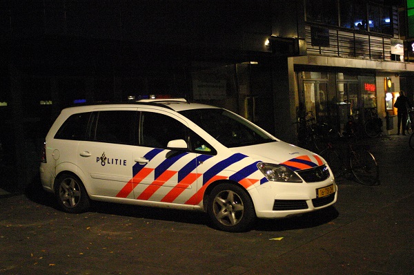 Schade bij botsing tussen auto en lijnbus op busbaan Groningen