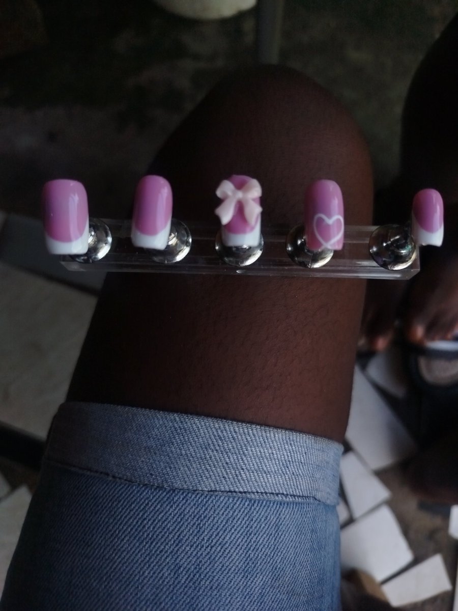okeregift80's tweet photo. @AramideOyekunle I make beautiful customized nail sets. Send a DM https://t.co/ETkZJtHwp7