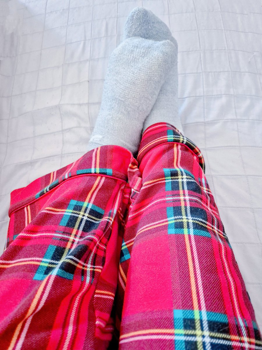 Kokorofeet's tweet photo. Grey socks

#feetfetısh #feetِ #pics https://t.co/S5FGRUoSZh