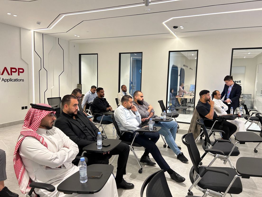 EasyLink0's tweet photo. نقدّر تعاوننا المثمر مع @Huawei  و @gapp  في تجربة تدريبية مميزة ضمن منصة eKit.

مشاركتنا، بقيادة م. وائل صالح وفريق المبيعات، عززت معرفتنا التقنية وعمّقت شراكتنا مع فريق Huawei.
 
في EasyLink نؤمن أن الاستثمار في المعرفة هو أساس التميز في عالم التقنية. 

#EasyLink #Huawei #gapp https://t.co/hJETEYJAPy