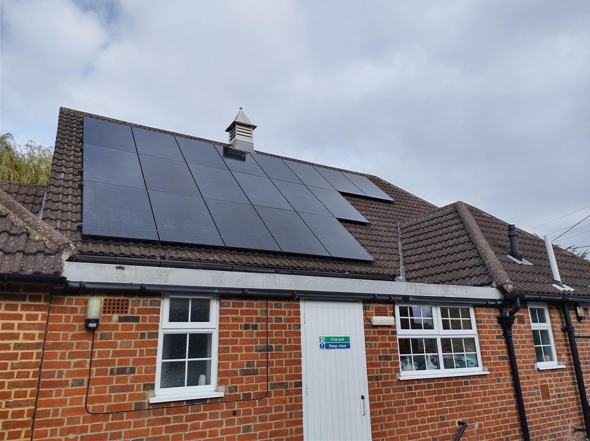 Celebrating 94 Years of Arborfield Village Hall!
Huge thanks to Paul &amp; the Trustees for a brilliant 1931-themed event honouring the hall’s heritage last weekend
Kate presented a Queen’s Platinum Jubilee Plaque recognising their work to modernise this vital community space