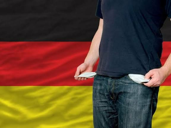 Firmenpleiten in Deutschland auf Rekordkurs

Die Zahl der Unternehmensinsolvenzen in Deutschland erreicht 2025 einen neuen Rekordstand.

Besonders kleine und mittelständische Firmen sind von dieser Entwicklung betroffen, die vor allem durch anhaltend hohe Energiepreise,