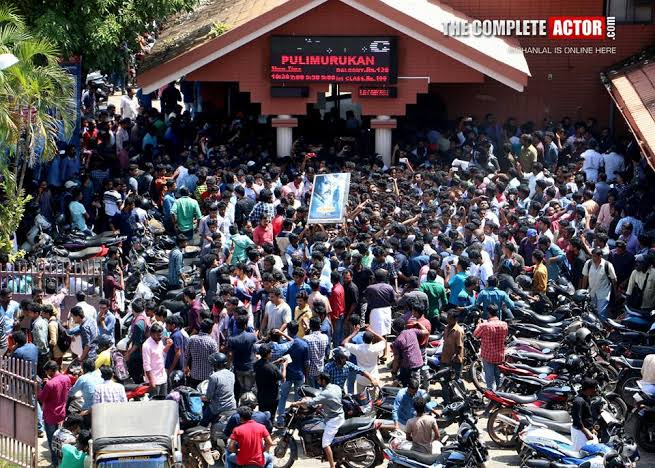 itzMeAswanth's tweet image. • I searched everywhere for this pic during Murukan’s anniversary, but couldn’t find it🔥🥵

Old Coronation 📈😎

#Pulimurugan | #Mohanlal