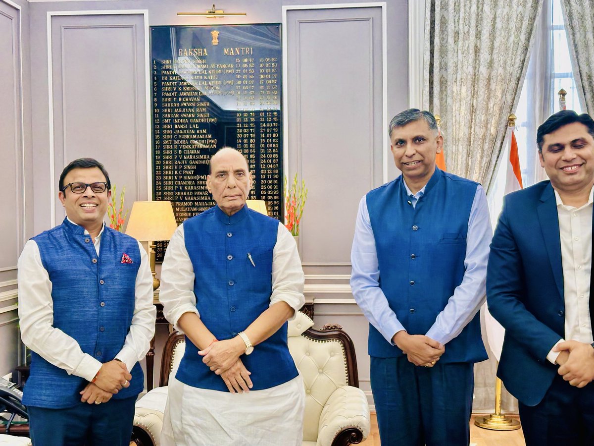 Rajneesh Kumar (@rajneeeshkumar) on Twitter photo Had a very warm interaction with Hon’ble Shri <a href="/rajnathsingh/">Rajnath Singh</a> ji in Delhi today.
Spoke about <a href="/Flipkart/">Flipkart</a>’s journey as a homegrown digital commerce platform – empowering small businesses, artisans & women entrepreneurs through our eCom marketplace; Happy to support <a href="/makeinindia/">Make in India</a> and Had a very warm interaction with Hon’ble Shri <a href="/rajnathsingh/">Rajnath Singh</a> ji in Delhi today.
Spoke about <a href="/Flipkart/">Flipkart</a>’s journey as a homegrown digital commerce platform – empowering small businesses, artisans & women entrepreneurs through our eCom marketplace; Happy to support <a href="/makeinindia/">Make in India</a> and