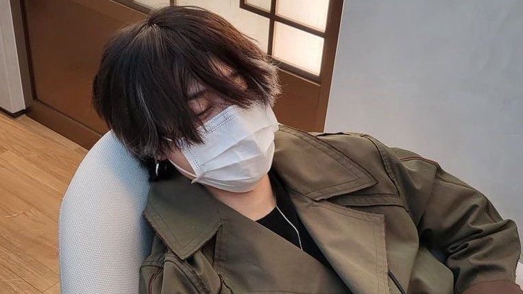 librafolders's tweet image. baby 😭