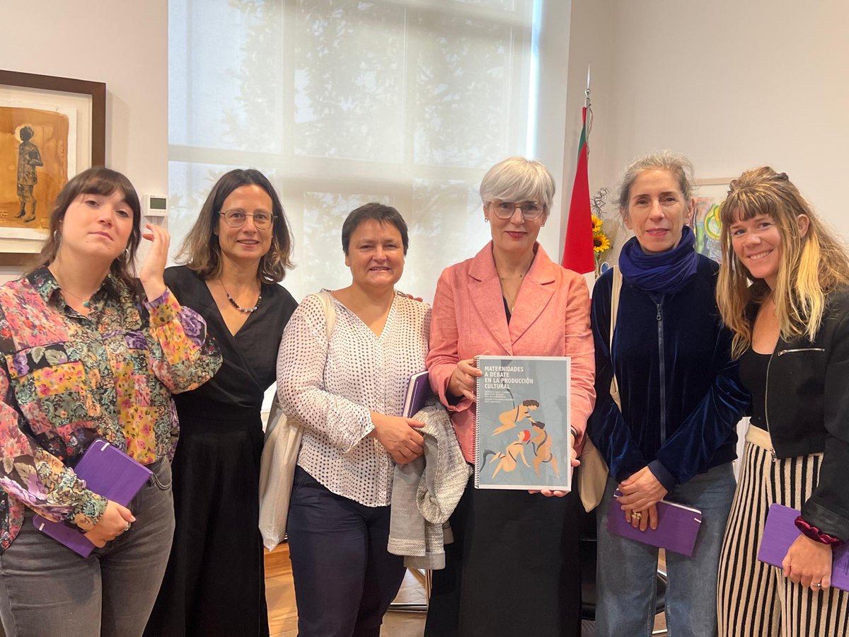 Una investigación becada por Emakunde analiza el tratamiento de la maternidad en la producción cultural vasca contemporánea: loom.ly/ePV-kBw