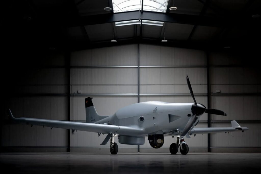 dronesdeguerra's tweet image. Avilus, desarrollador alemán de sistemas aéreos no tripulados #UAV, presenta el Bussard, un derivado del ultraligero Breezer Sport.