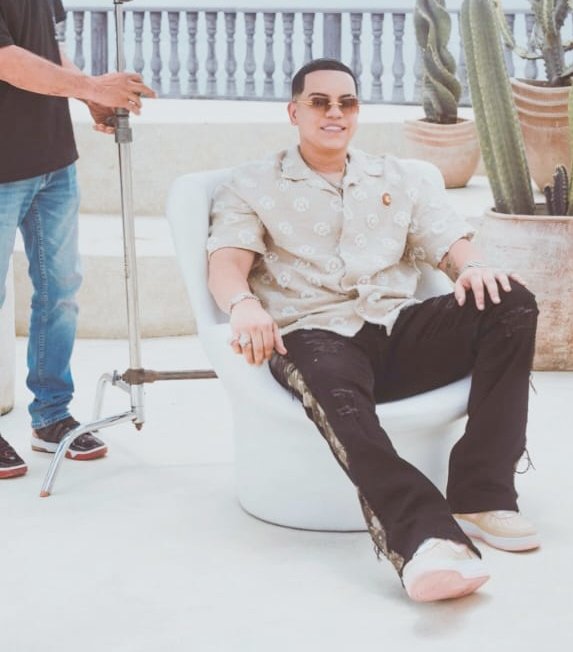 Si te gusta el reggaetón de fórmula original… chekea
#SUSTANCIA de <a href="/JAlvarezFlow/">J Alvarez</a>  es TU TEMA Ideal para hoy  🧪🔥
Link aquí ➡️ (pones el enlace) youtu.be/NemFGRxUYE4