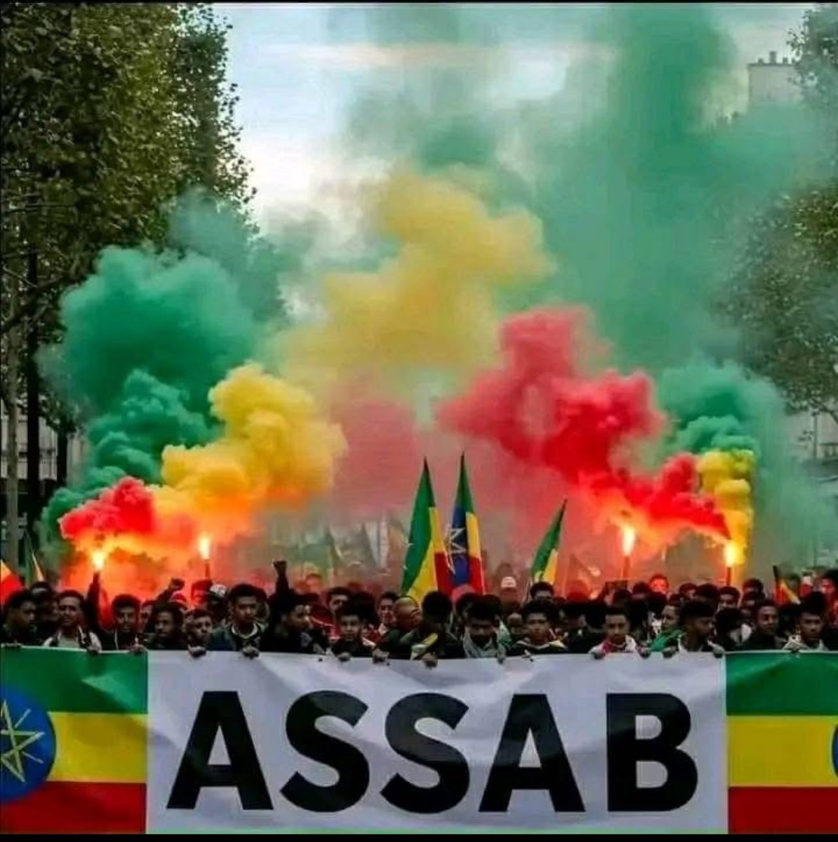 እንኳን በመስዋዕትነት ለፀናው 18ኛው ብሔራዊ የሰንደቅ ዓላማ ቀን አደረሠን! 
#Ethiopia 🇪🇹🇪🇹🇪🇹 #ሰንደቅዓላማ