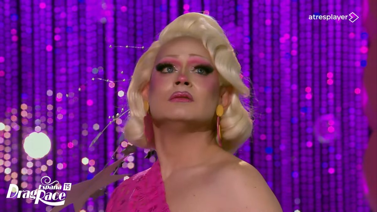 después de las 37 veces que me he visto este lipsync, definitivamente este frame me parece emoción y arte puro... te quiero mucho hermana 🩷