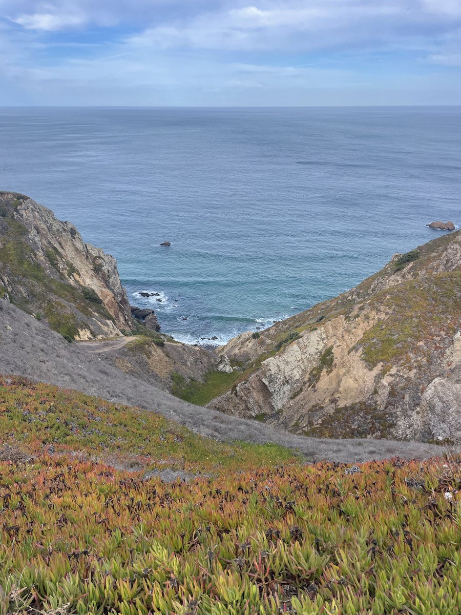 wontabandonme's tweet image. yesterday i hiked 12 miles on the coast of portugal and this one might be my favorite ever &lt;3