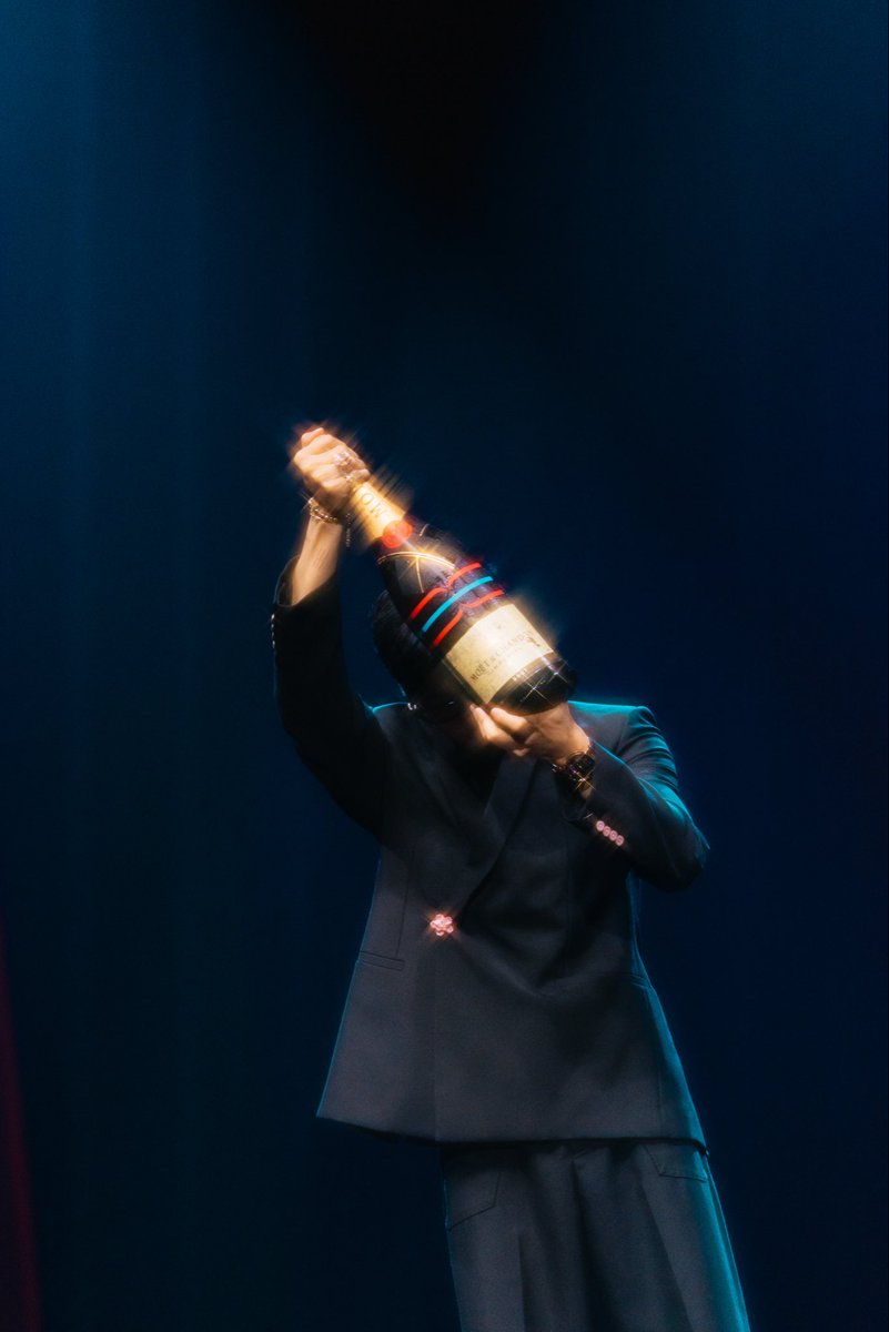 BAMBAMxBAMMIE's tweet photo. 𝐇𝐎𝐌𝐄𝐂𝐎𝐌𝐈𝐍�� 𝐏𝐀𝐑𝐓𝐘🍾

📸25.10.10

#แบมแบม #BamBam #뱀뱀
#HOMETOWN #WONDERING
#HOMECOMING_PARTY https://t.co/nHk9zEewuN