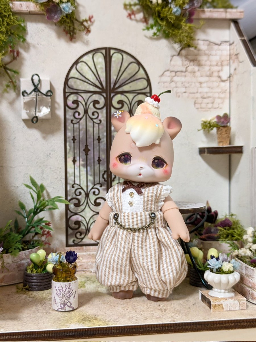 メル様<a href="/marchen_doll00/">メル</a> のファントムロンパース。ずっと憧れてていつか絶対お迎えしたいと星に誓った奴、念願叶いました✨可愛い…ありがとうございました！
#メルヘンメイデン服