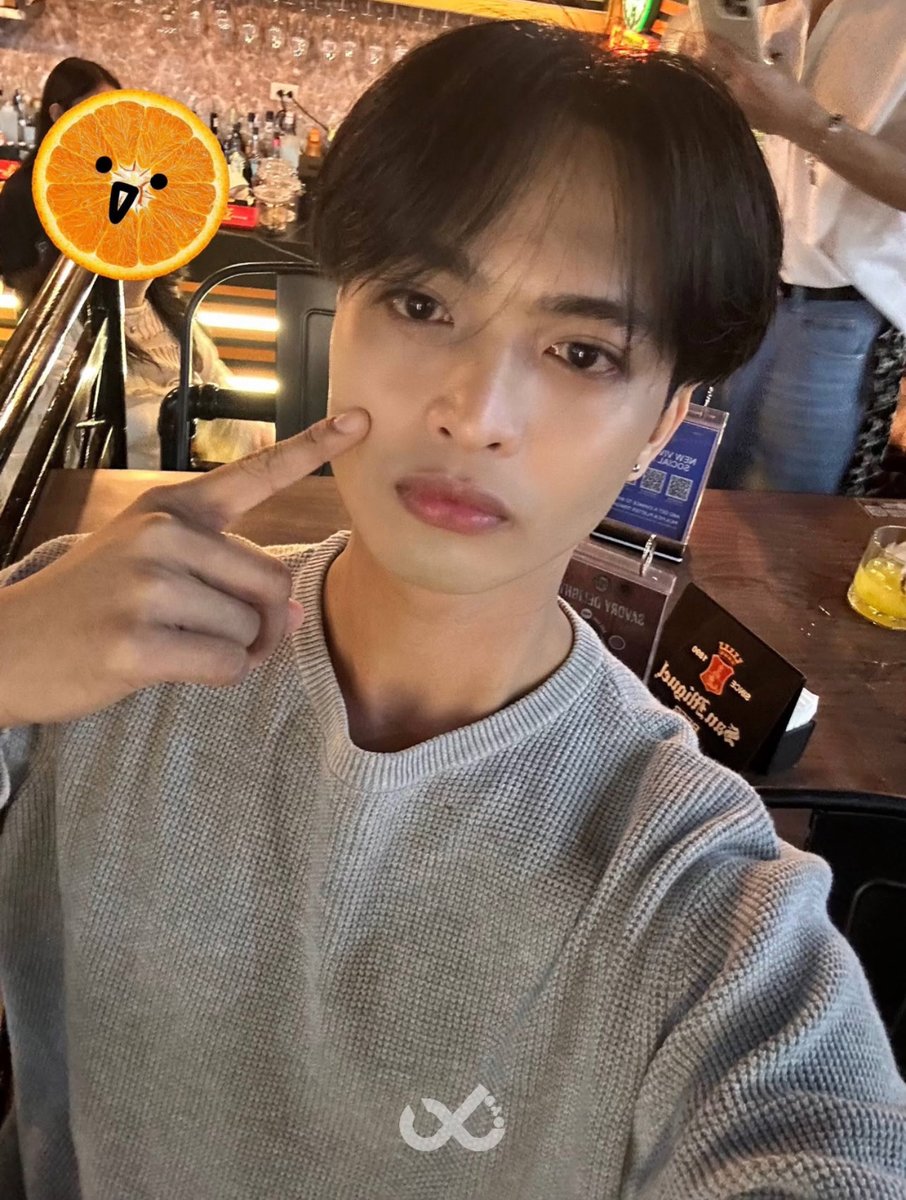 _JLIENS's tweet photo. Monday’s done, @aster_loydd is so proud of you for showing up. Let’s keep pushing, one step at a time! 💪🏻
Here's a selfie from Loyd during CRAYOUNIVERSE: ASTER Cray's 21st Birthday 🖤
#ASTER_Loyd #webloomandshine #JLIENSOFC https://t.co/tQcjQeP1uz