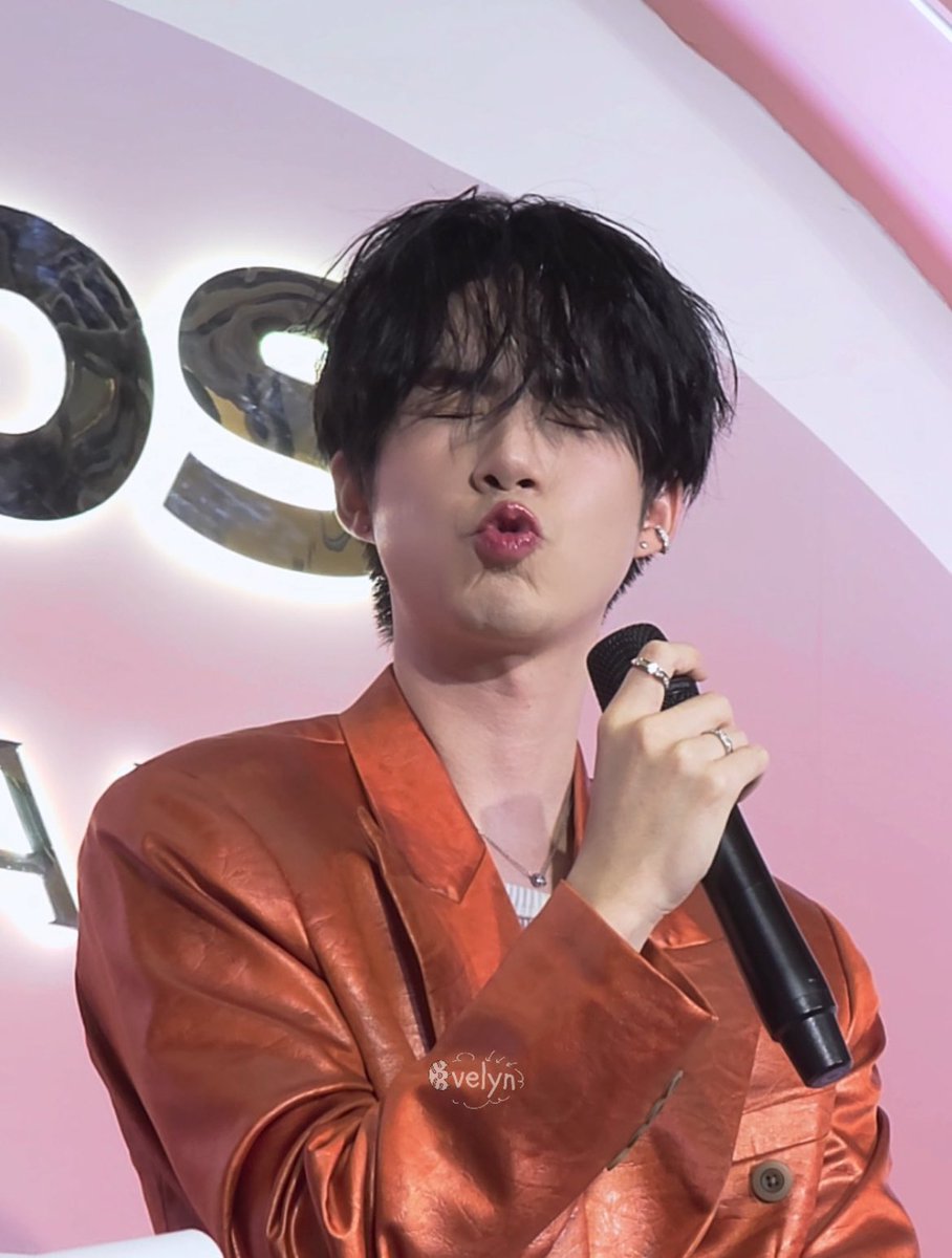 Evelyn_DR777's tweet image. 宝宝你是一个可爱的小包子

NJJ LOVE GLOWS
#JergensxNetJJ
#NETJJ  @jj_rcp #jj_rcp