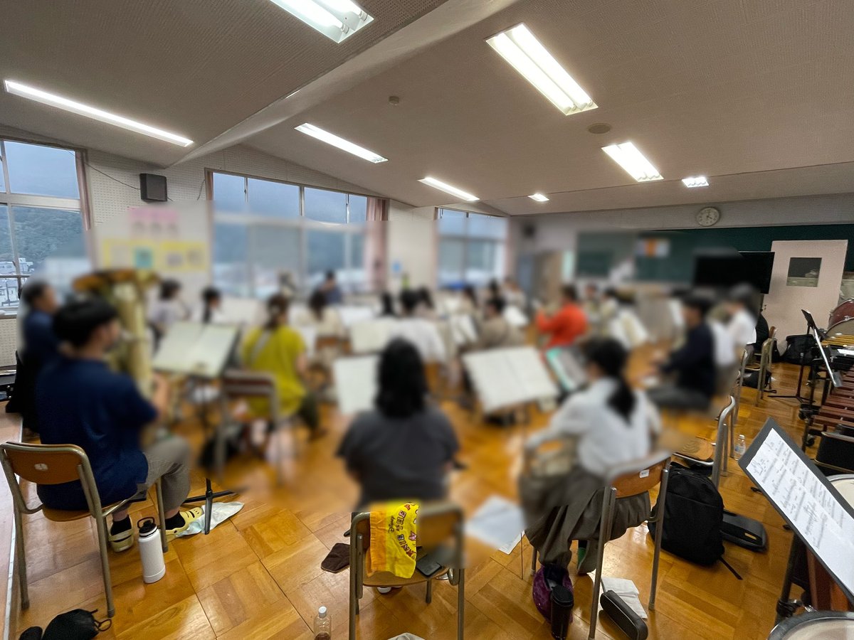 swwo_OBOG's tweet photo. 10月11日(土) 3回目の練習でした！
この日は、第一部で演奏する

・G.ホルスト作曲『吹奏楽のための第一組曲』
・A.ベルグ作曲『抒情組曲』より
・ドビュッシー作曲『小組曲』
こちらの3曲の練習を行いました！

#静岡西obogウインドオーケストラ 
#静岡西高等学校吹奏楽部 
#静岡西高 
#吹奏楽 https://t.co/TNL3poXIWB