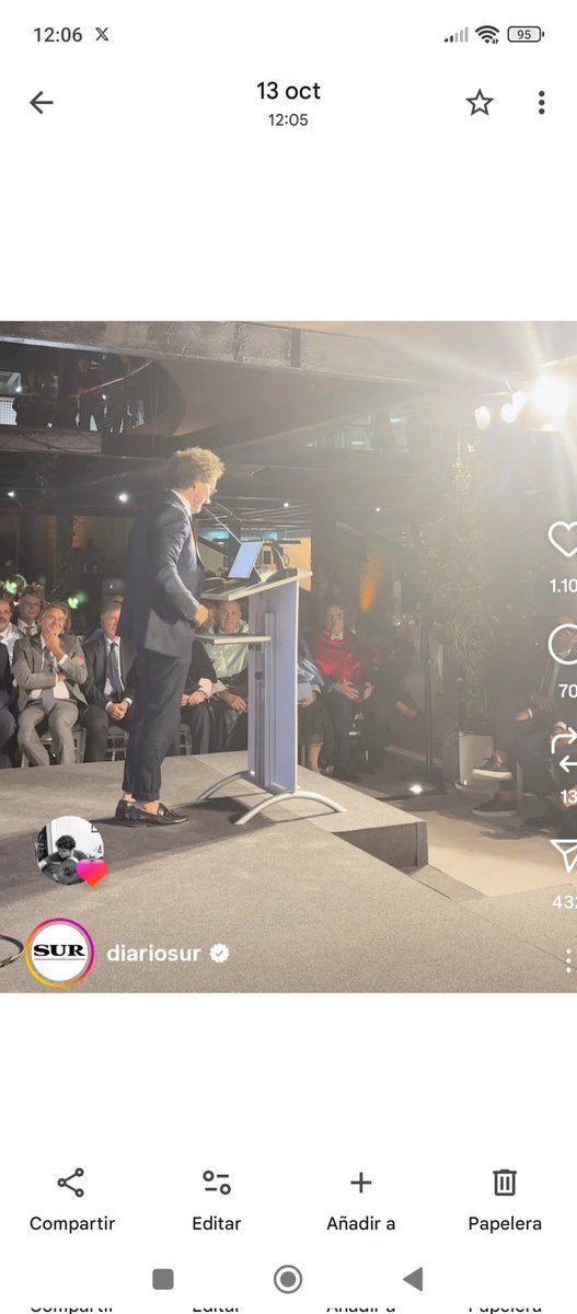 _ElObservador_'s tweet photo. #OJO
@PacoAvilaRomero con sus pelos quiere transmitir q es un #bro dentro d un orden, y va en traje pero sin calcetines y con los pantalones #remangaos como un #CutreMarengo, a la inauguración d su #facke universidad @UTAMED_UNI, con sus socios: @FundUnicaja, @DiarioSUR, #PP.
. https://t.co/AoW6AjcUDI