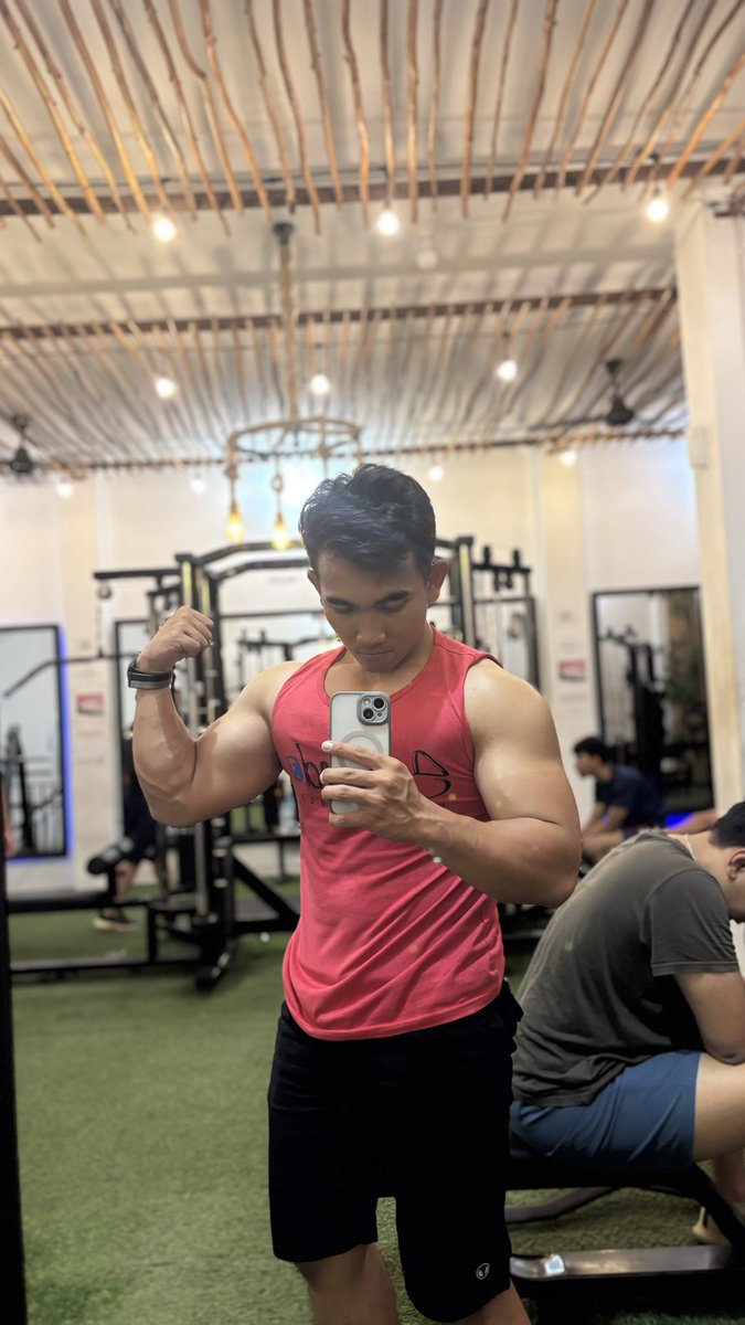 Pulang kerja langsung lanjut gas kesini, dan taraaa.. makin gemoy bulky aja nih badan 😬