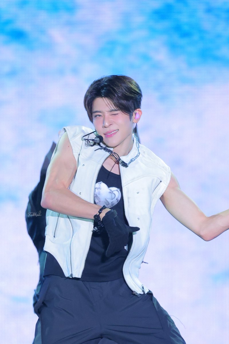 251010 APEC 😉

#SION #시온 #シオン 
#NCTWISH #NCT #엔시티위시