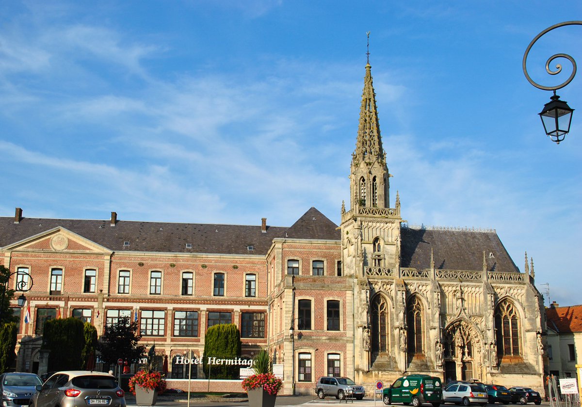 Montreuil-sur-Mer (62) 📍
#MontreuilsurMer n'a pas toujours était un havre de paix.
Des remparts de Philippe Auguste aux casemates de 14-18, son #histoire est intimement liée aux grands tourments de la France. ⚔️
A voir sur le blog :
👉 letourdumondeen80ans.fr/france/montreu…

🇫🇷
#baladesympa