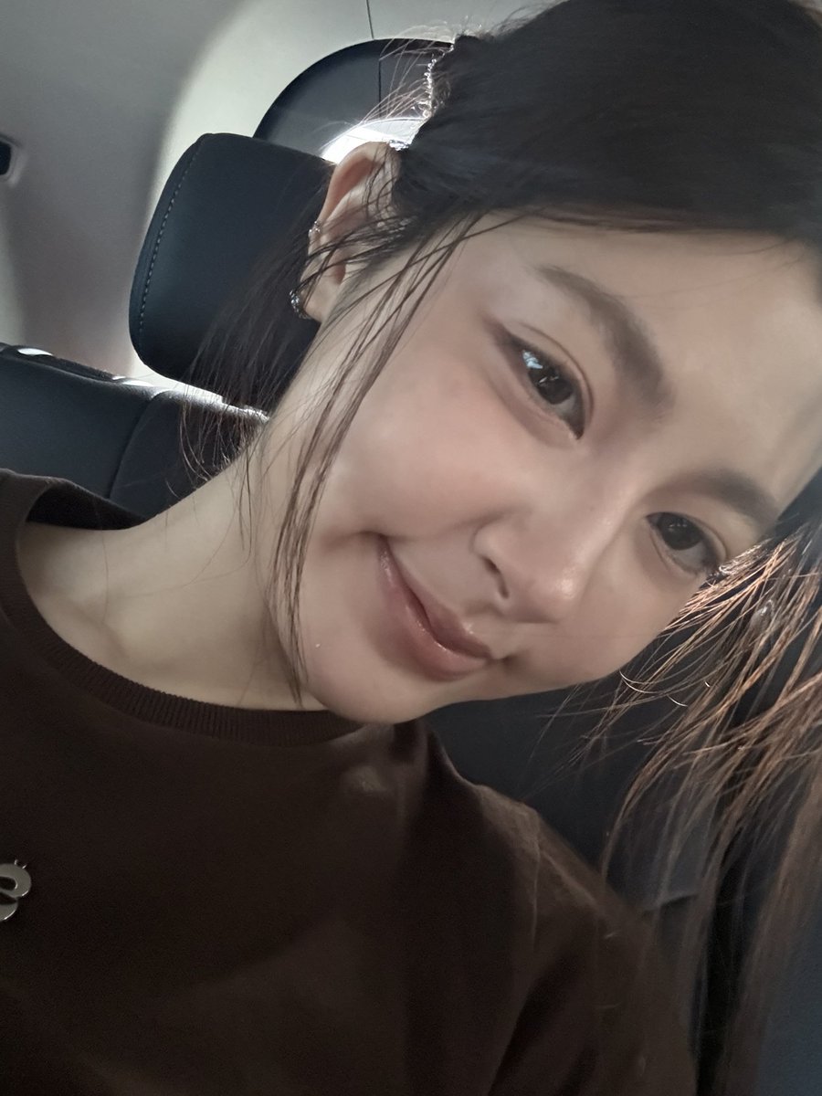 itspahnthitta's tweet image. ฝนตกอีกแยะ