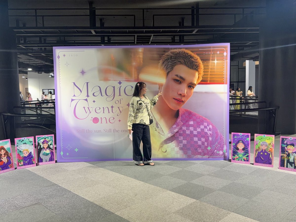 bokaimook's tweet photo. HAPPY TWENTY ONE FOURTH
#MagicFOURTHTurns21
#TheMagicofFOURTH21st
#Fourthnattawat #โฟร์ทณัฐวรรธน์ https://t.co/tzDOhhizCT