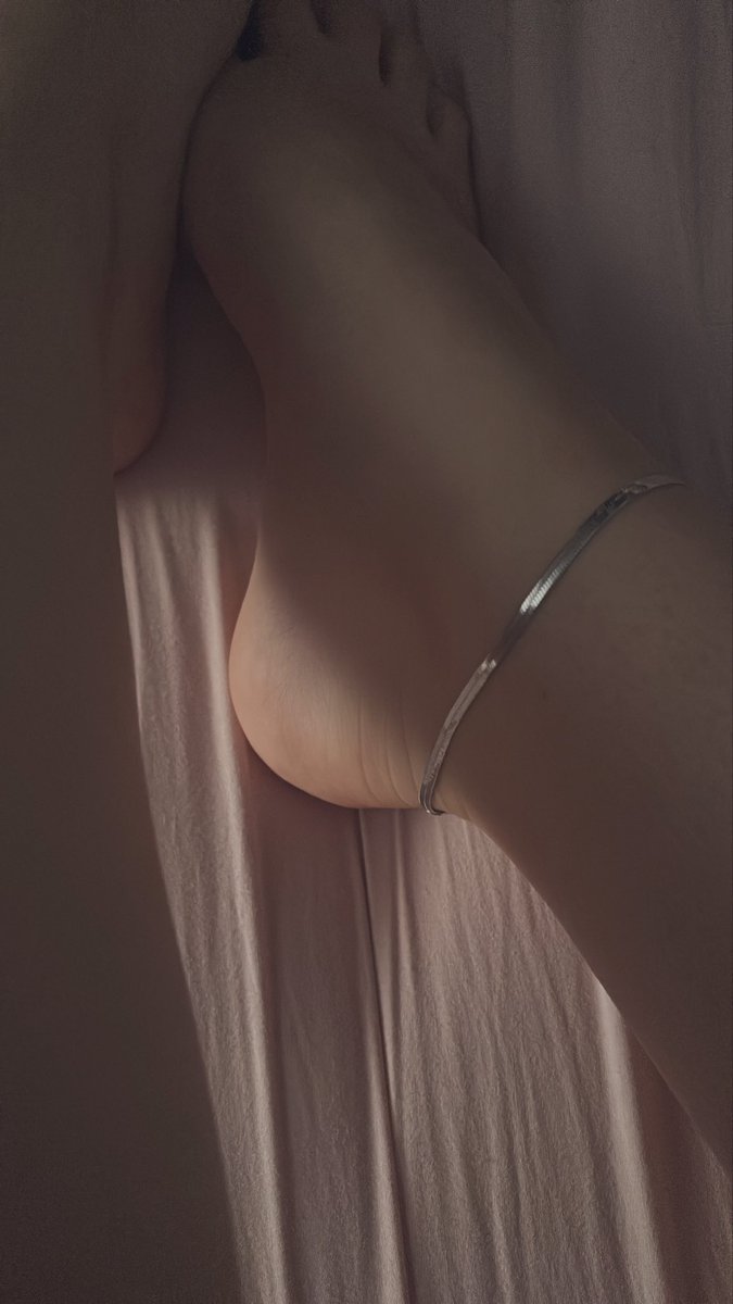 Da quando ho conosciuto questo meraviglioso piedino, nulla è stato più lo stesso
La Dea <a href="/angel1488037317/">angel</a> è entrata a far parte della mia vita