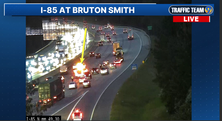 TrafficTeam9's tweet image. ALERT: This stalled vehicle is I-85 NB at Bruton Smith Blvd. blocking the center lane #ConcordNC #CabarrusCo #clt #cltraffic #clttraffic