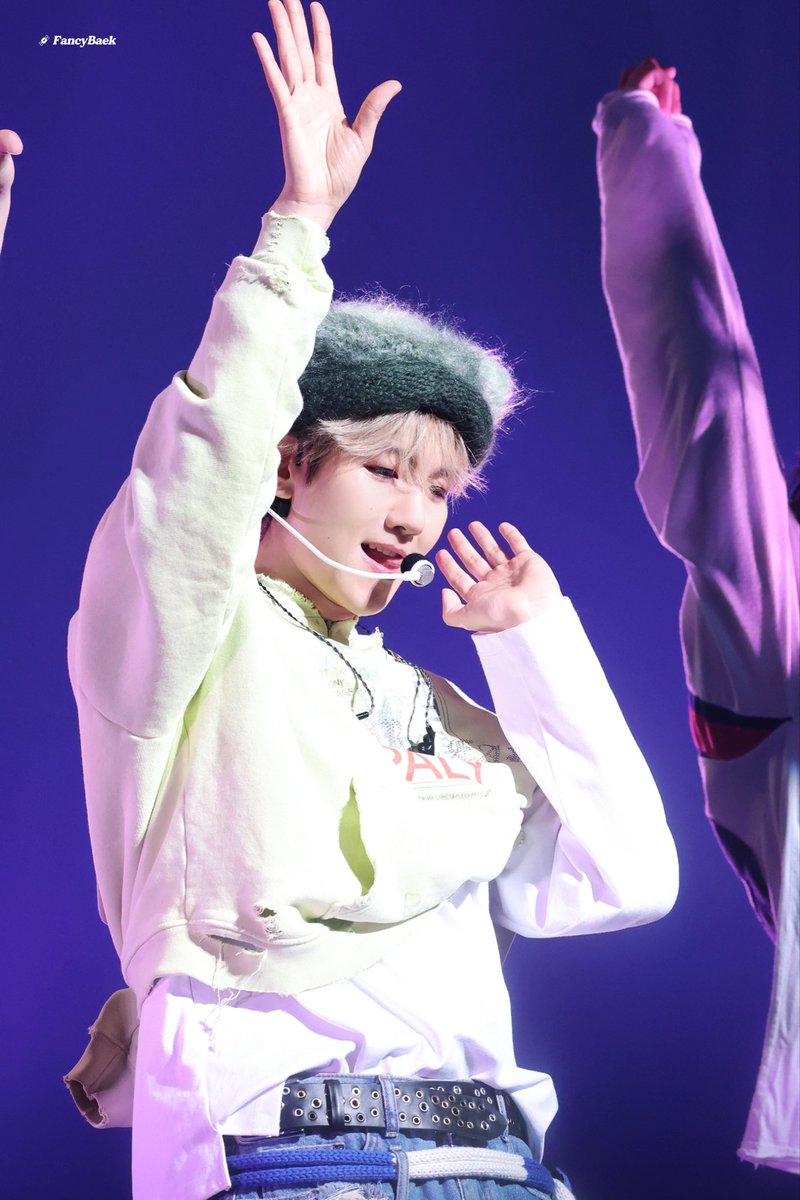 FancyBaek tweet media