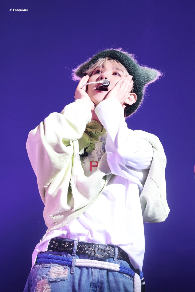 FancyBaek tweet media